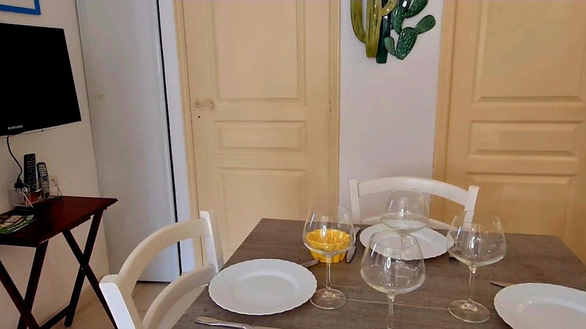 Appartement Kalliste, Logements Avec Vue Citadelle De Bonifacio بونيفَسْيو المظهر الخارجي الصورة